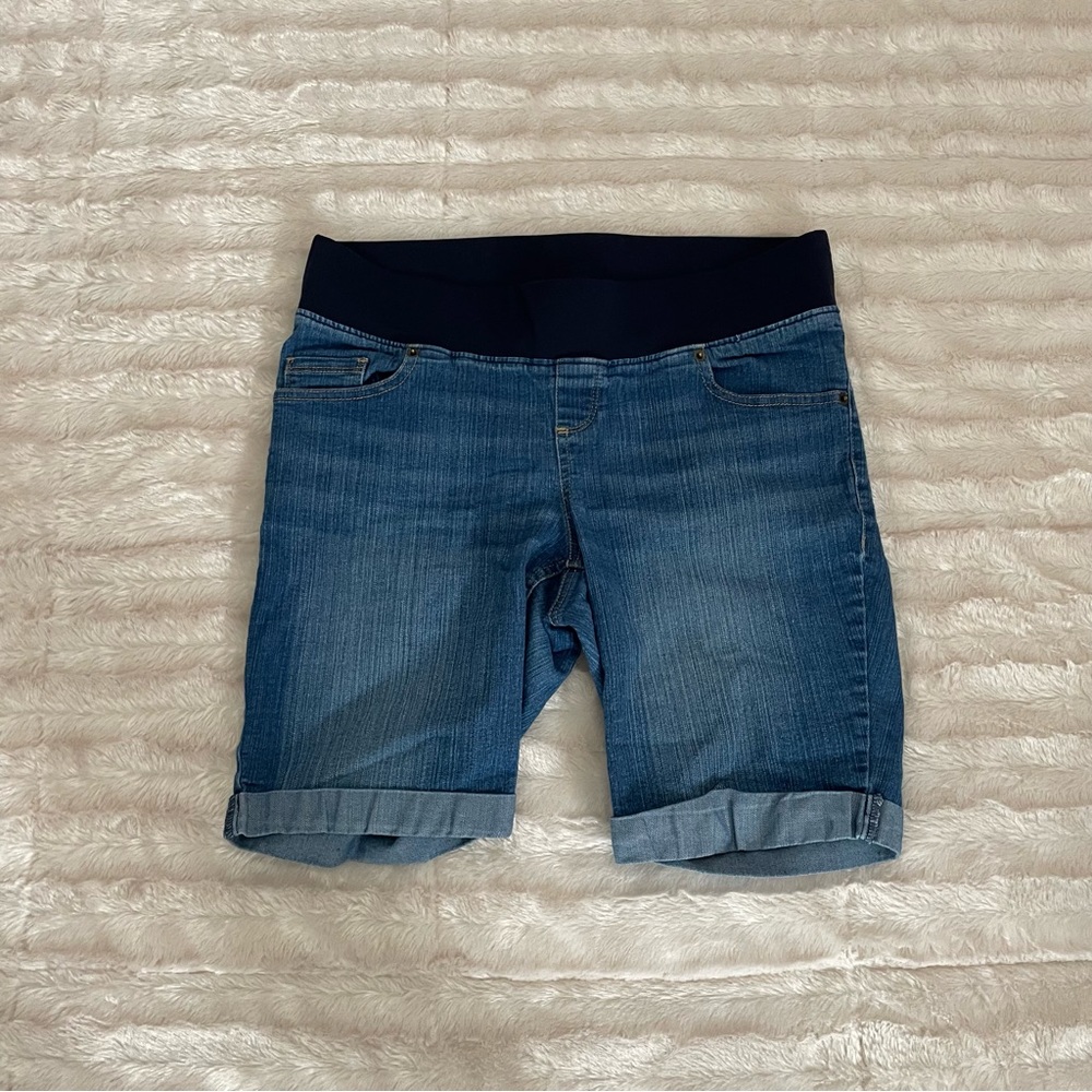 Maternity jean shorts, size M